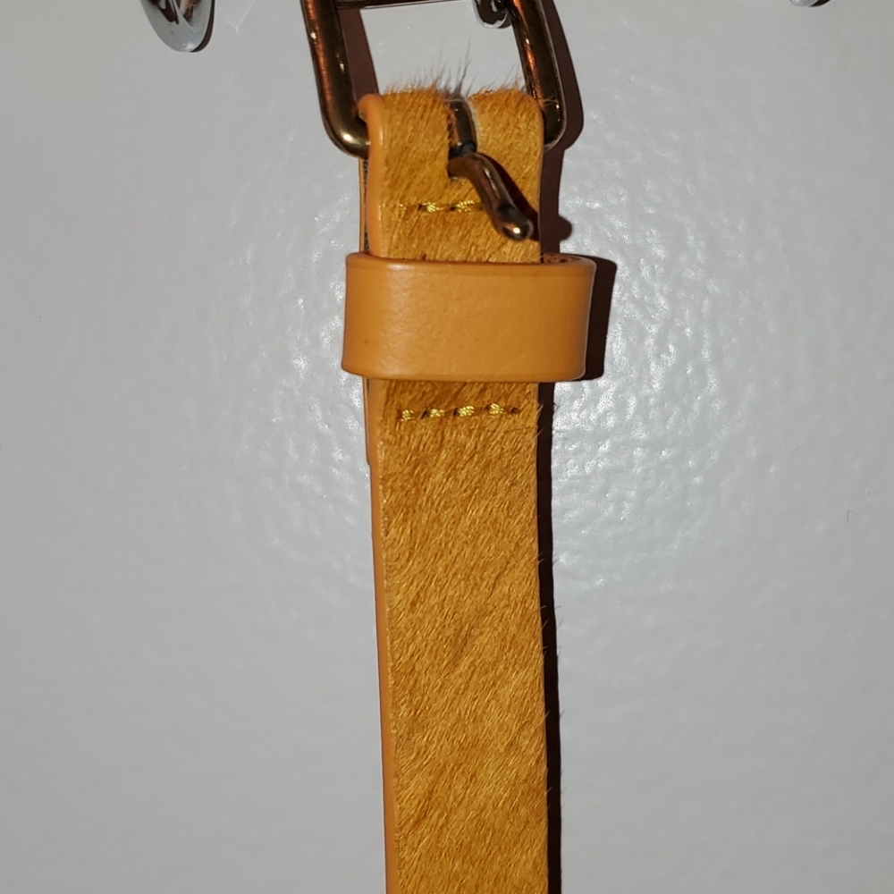 Golden yellow XL belt. Leather upper.
